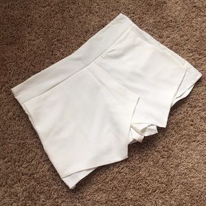 White Pointed Shorts /Skort